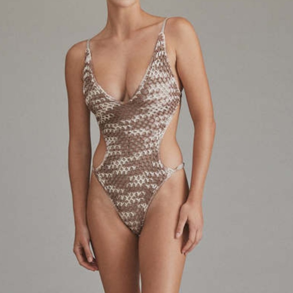 Acacia Aria Crochet One Piece Pebble Medium NWT Swimwear Swimsuit bikini Swim